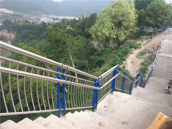 郴州不锈钢复合管护栏的特点与优势